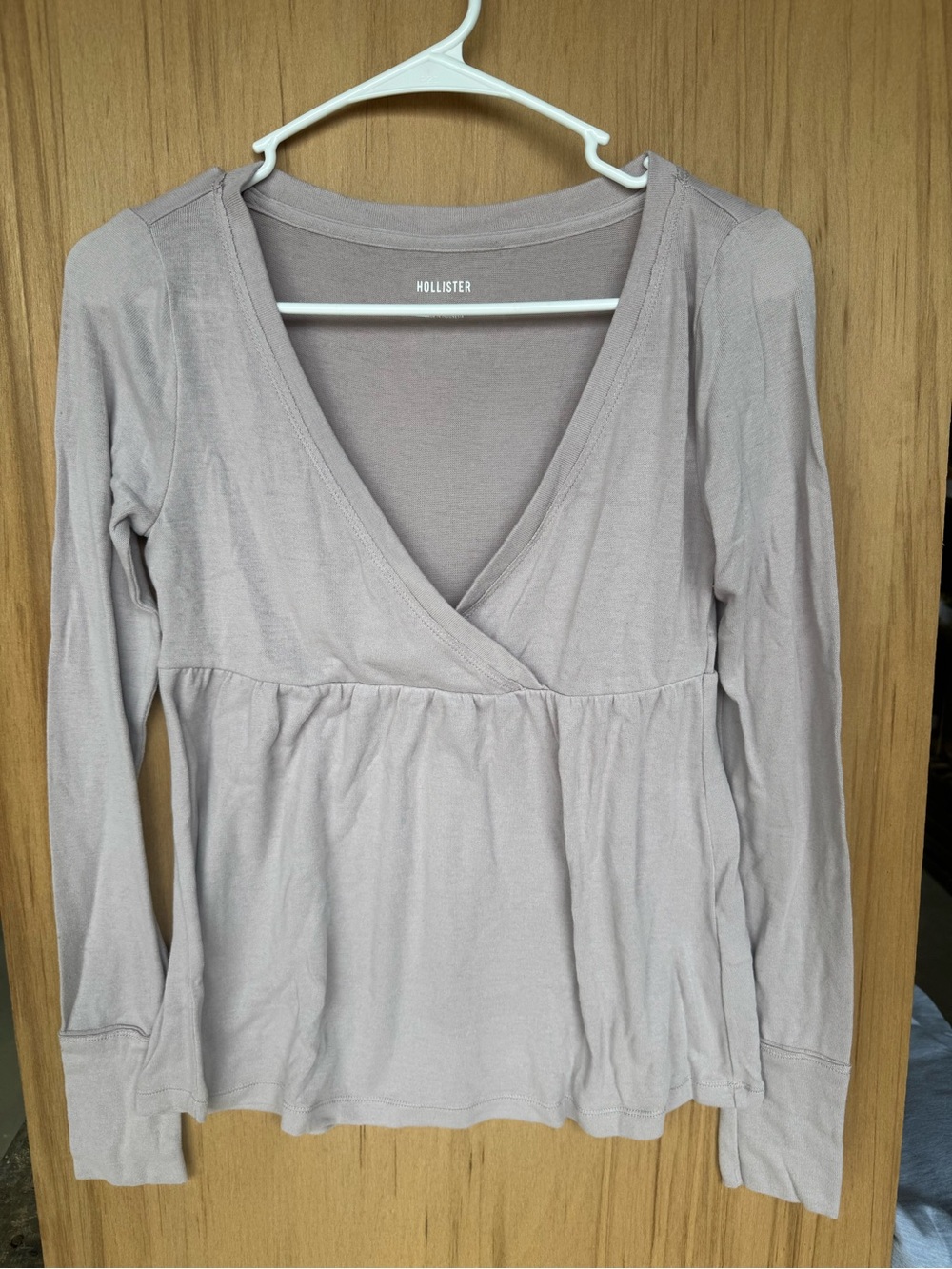 Hollister Y2K Style Long Sleeve V-Neck Babydoll Top - Dusty Mauve Bella Swan